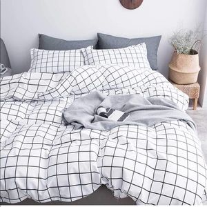 New queen duvet cover